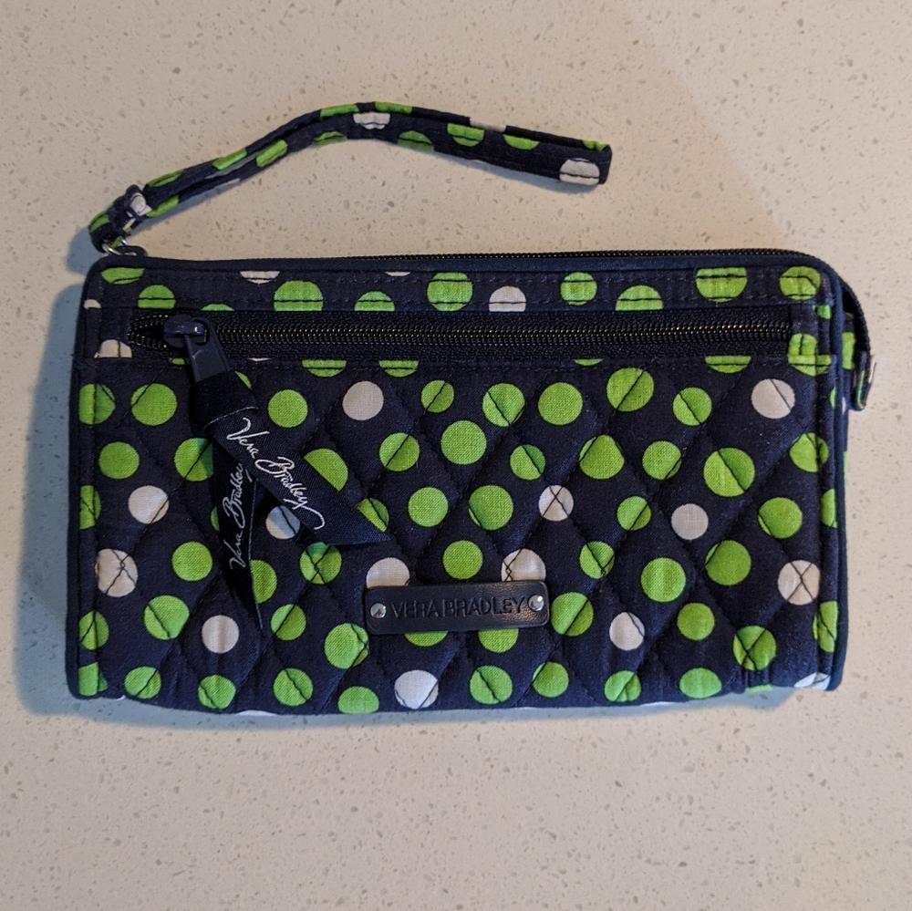 *NWOT* Vera Bradley dot patterned quilted wristlet